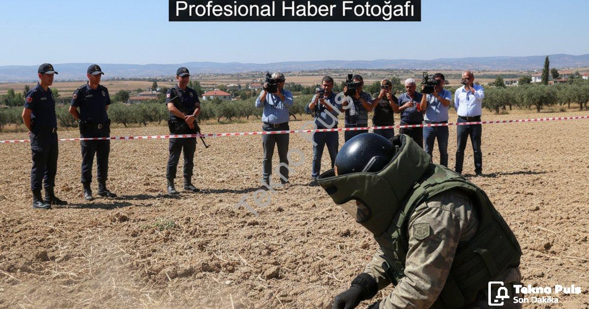 "Tarlada bulunan el bombası paniği: Tire’de etkisiz hale getirildi" başlıklı haber için fotorealisti