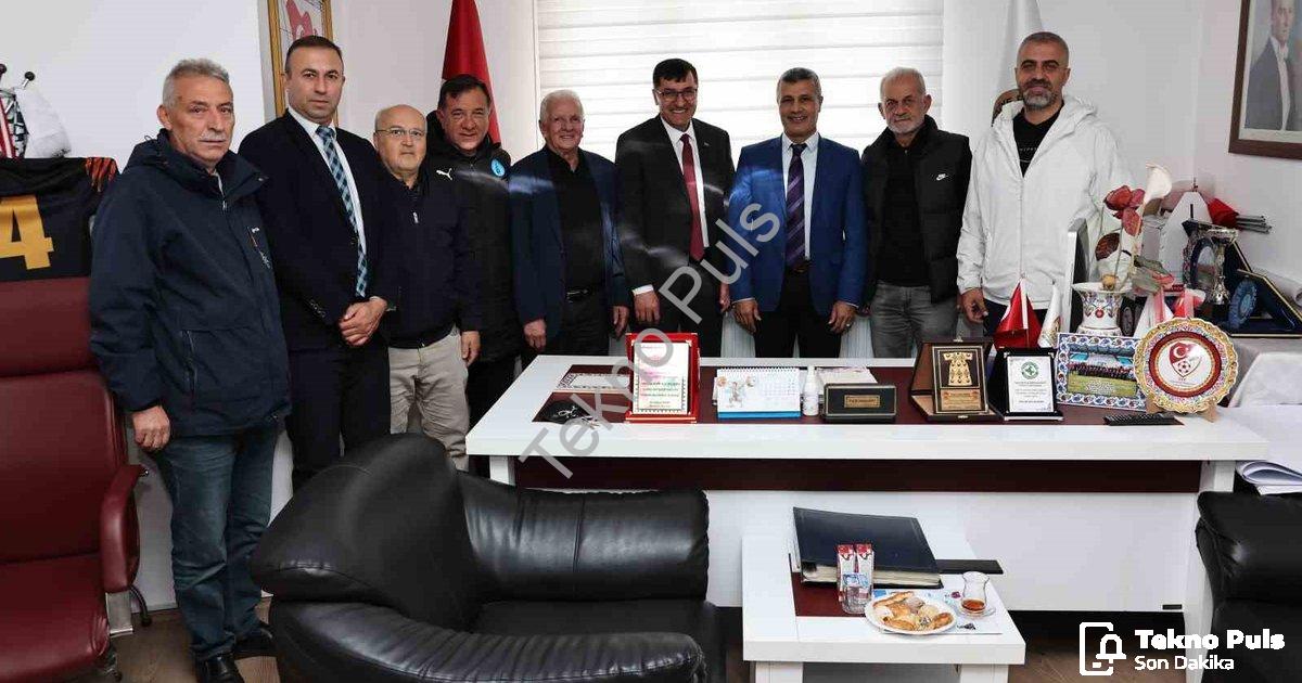 "Kütahya'da Futbolun Geleceği İçin Kritik Zirve: Antrenörlere Destek" başlıklı haber için fotorealis