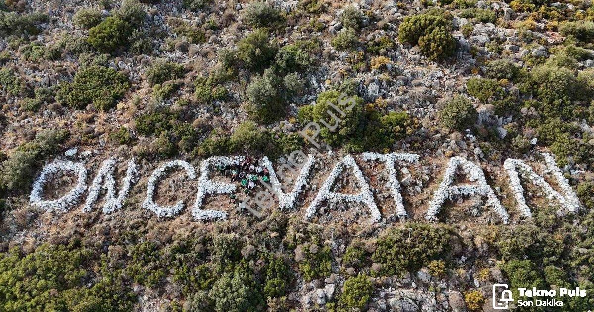 "Datça'da Gençlerden Alkışlanacak Hareket: Tarihi Simge Yenilendi" başlıklı haber için fotorealistik
