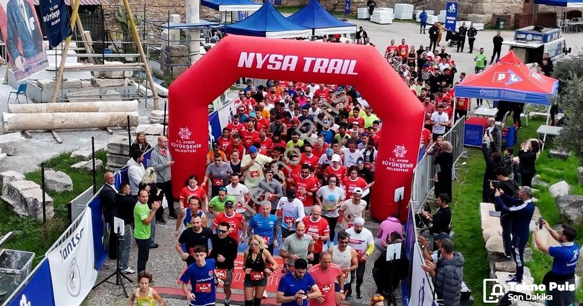 "Nysa Antik Kenti'nde Tarih ve Spor Buluştu: Run Nysa Heyecanı" başlıklı haber için fotorealistik, p