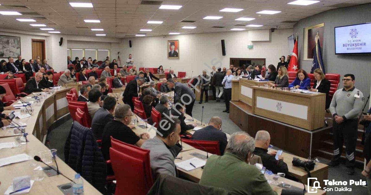 "Aydın'da Su İndirimi Beklentisi 6 Ay Ertelendi" başlıklı haber için fotorealistik, profesyonel bir