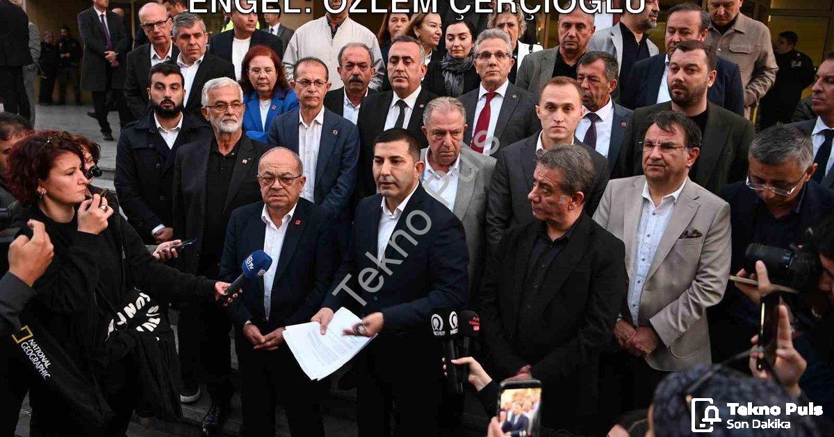 "Aydın'da Hizmetin Önündeki En Büyük Engel: Özlem Çerçioğlu" başlıklı haber için fotorealistik, prof