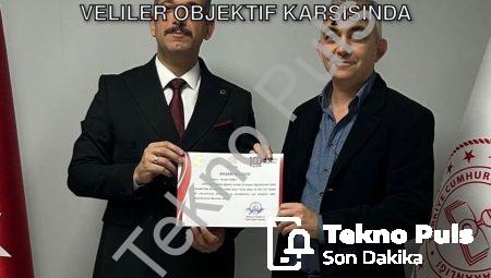 Manisa’da Sanat Rüzgarı: Öğretmen ve Veliler Objektif Karşısında