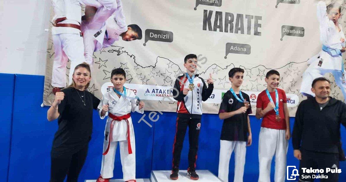 "Aliağalı Genç Karateciler Denizli'de Fırtına Gibi Esti: 4 Madalya" başlıklı haber için fotorealisti