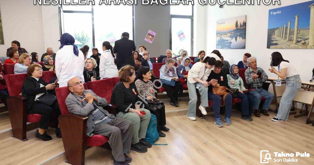 "Dijital Köprüler Projesi: Teknoloji ile Nesiller Arası Bağlar Güçleniyor" başlıklı haber için fotor
