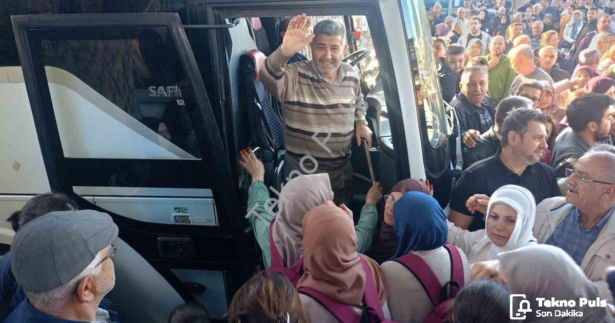 "Aydın Çine'den Kutsal Topraklara Duygusal Veda: 90 Kişilik Umre Kafilesi Yola Çıktı" başlıklı haber